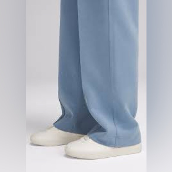 Lululemon Softstreme Pintuck Mid-Rise Pant | Regular - Picture 5 of 6